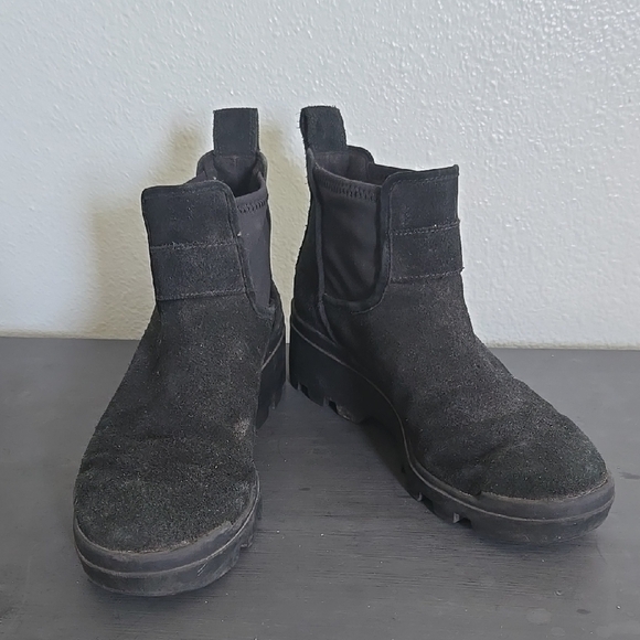 Eileen Fisher Waterproof Suede Splash Chelsea Boot Size 6.5 - Picture 1 of 8